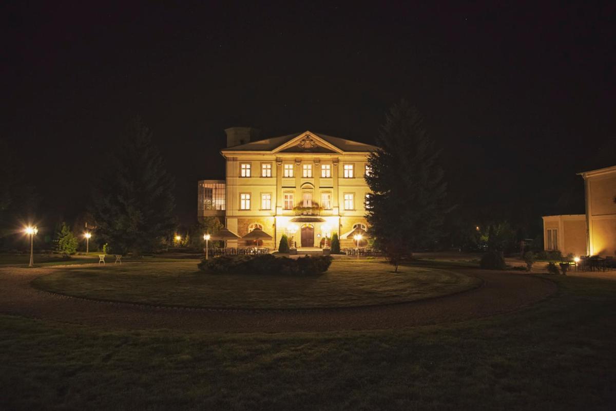 Palac Brunow - Wellness & Spa Lwowek Slaski Exterior foto